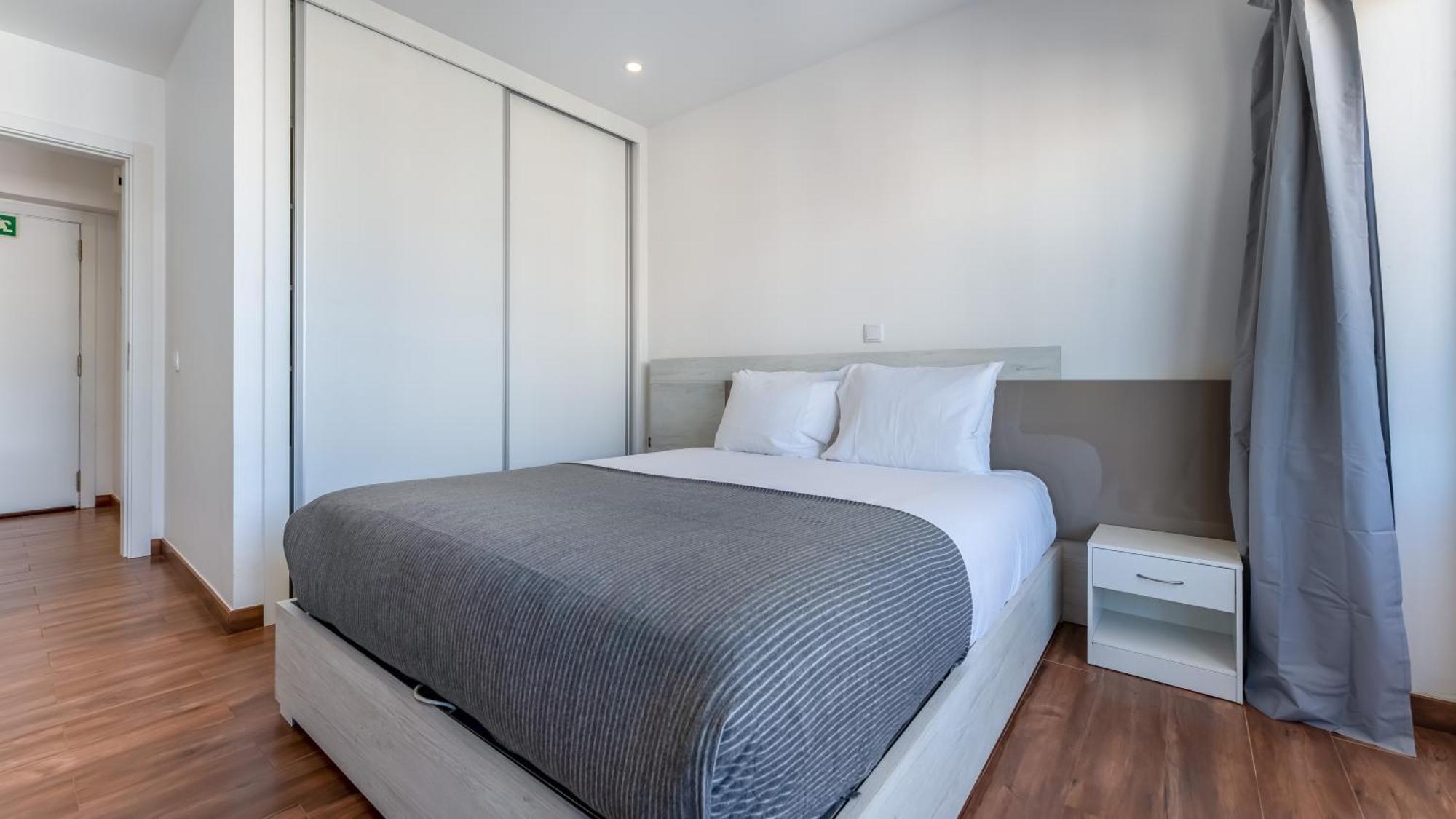 Serene Blue 1 Bdr Flat With Balcony By Lovelystay * Portimao