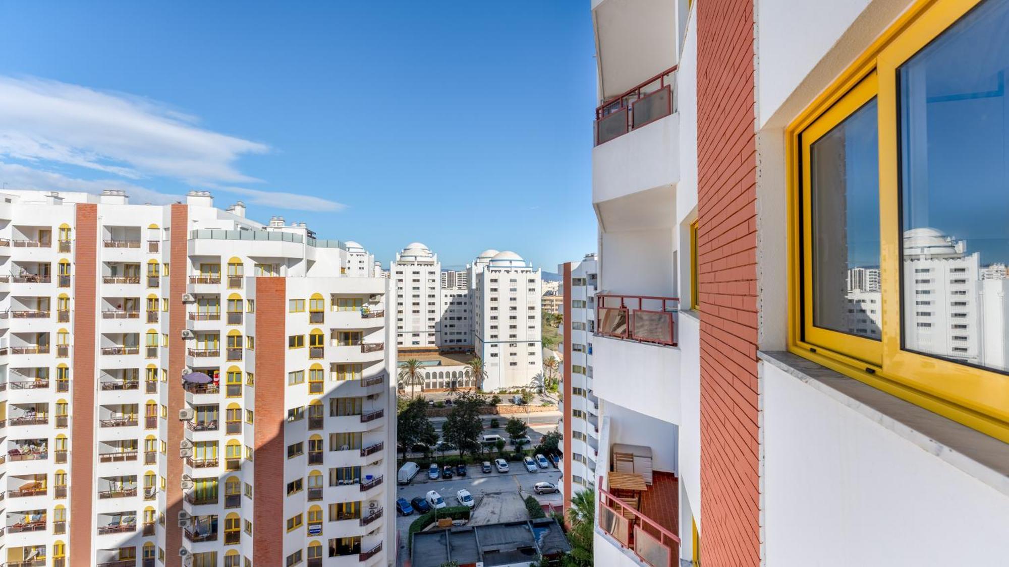 Apartment Serene Blue 1 Bdr Flat With Balcony By Lovelystay *