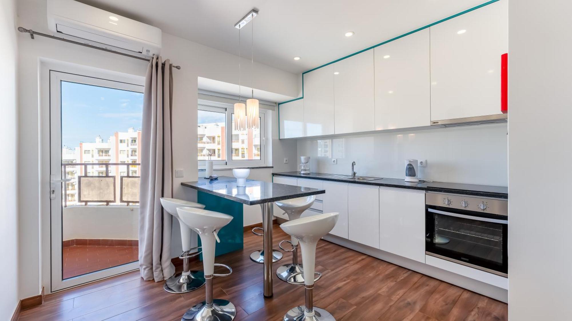 Serene Blue 1 Bdr Flat With Balcony By Lovelystay *