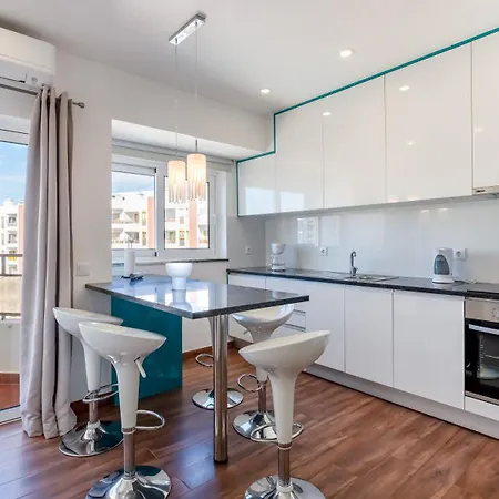Serene Blue 1 Bdr Flat With Balcony By Lovelystay Portimão Exterior foto