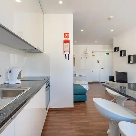 Serene Blue 1 Bdr Flat With Balcony By Lovelystay Portimão Exterior foto
